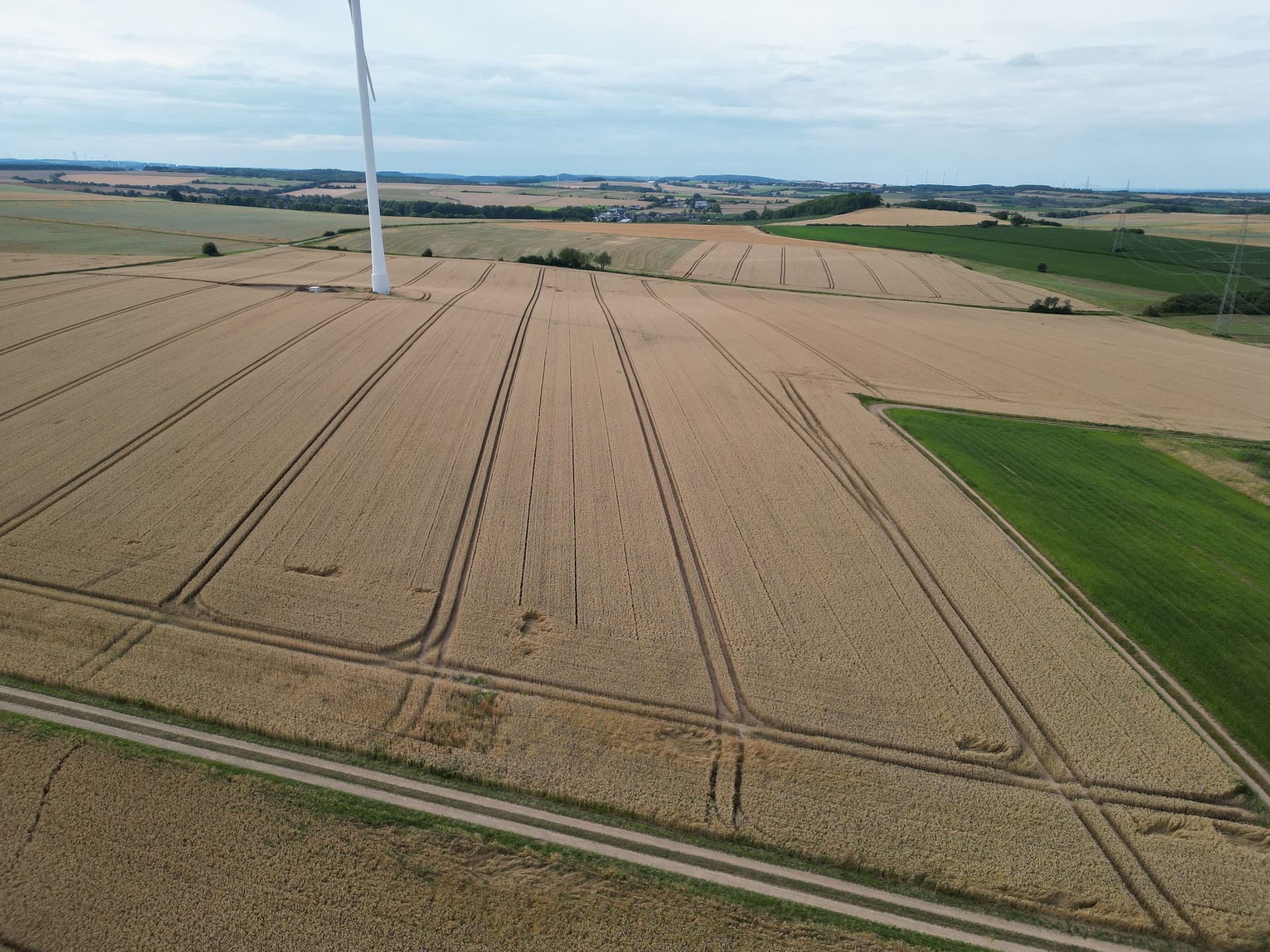 Bauphasen Windpark Heimbach, ein leeres Feld