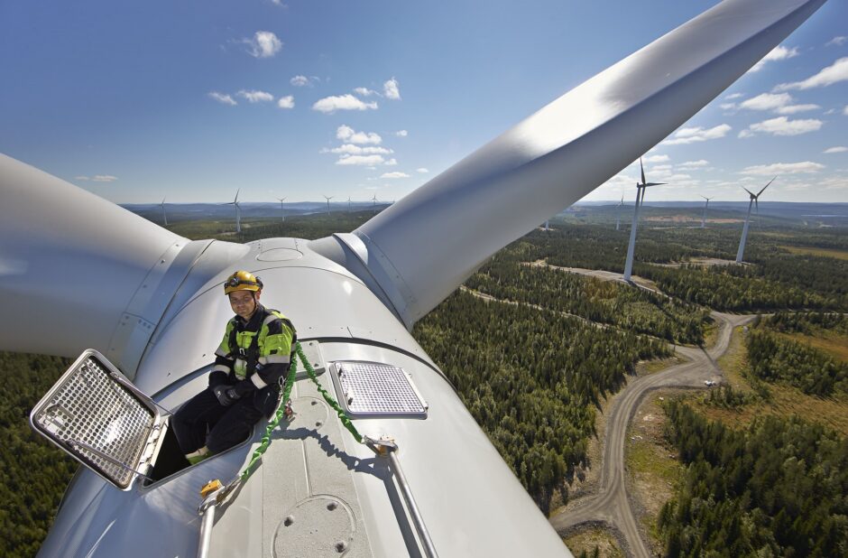 Arbeiter auf einem Windrad. Statkraft Stamåsen Wind Farm / vindpark